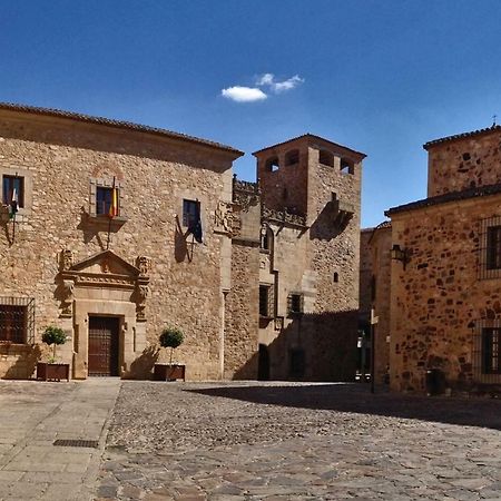 Adama Apartamento Turistico Caces Extérieur photo
